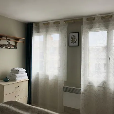 Apartment Charles Baudelaire